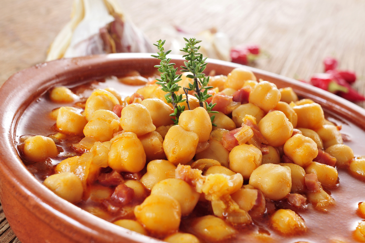 Potaje de garbanzos con jamón